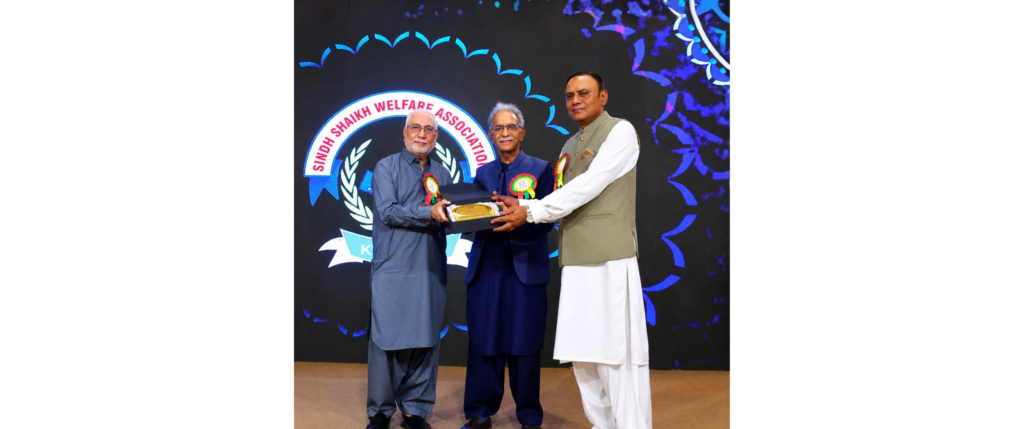 Abdul Khalique Shaikh was Honored with the Lifetime Achievement Award by the Sindh Shaikh Community